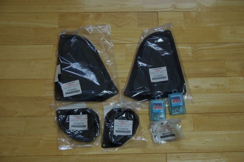 三菱自動車(純正) ロックフォード遮蔽板（スライドドア） のパーツ