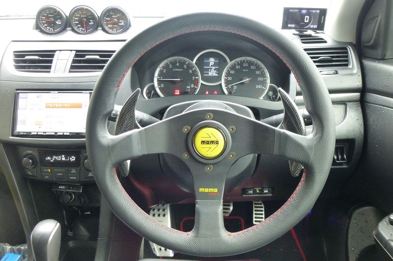 momo Tuner (320mm) のパーツレビュー | スイフトスポーツ(miya23