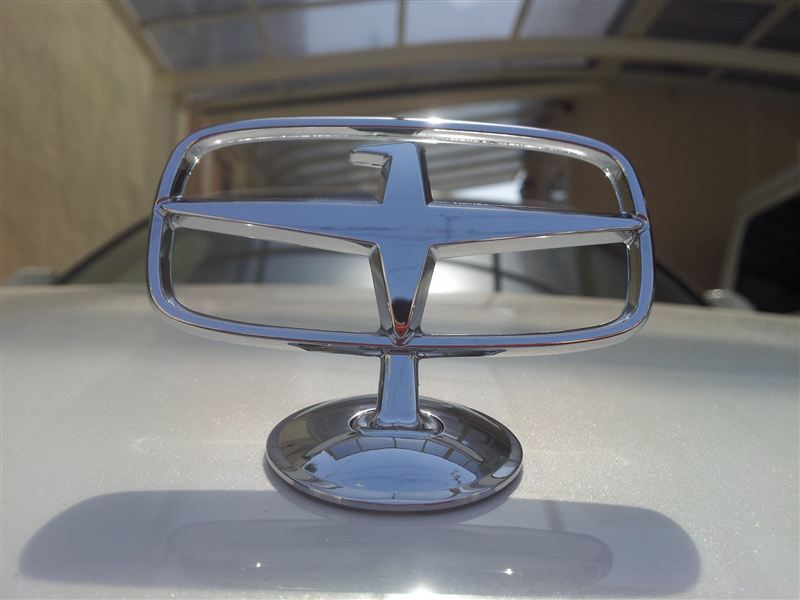 日産(純正) グロリア ボンネットマスコット のパーツレビュー