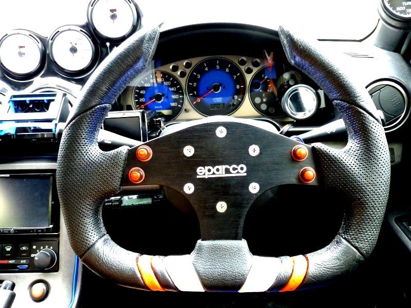 sparco STEERING WHEEL TUNING P104 Limite のパーツレビュー