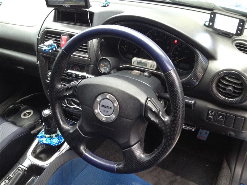 スバル(純正) BE/BHレガシィOP MOMOステアリング(黒青) のパーツ