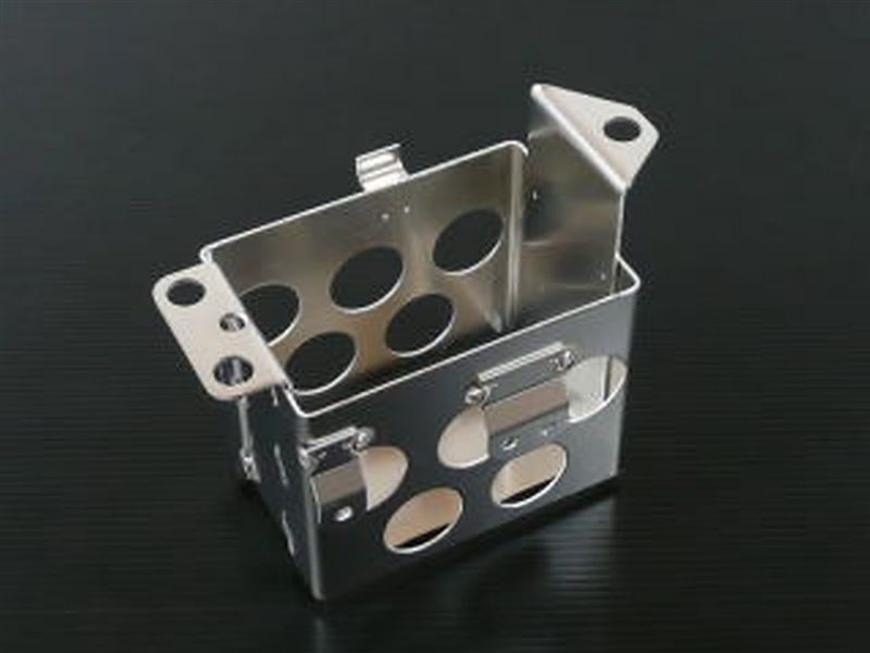 TNKエンジニアリング アルミバッテリーケース タイプ1 のパーツ