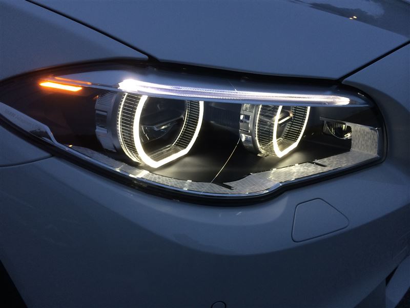BMW(純正) アダプティブLEDヘッドライト のパーツレビュー | 5シリーズ