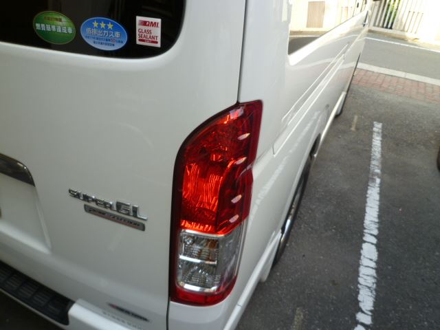 トヨタ(純正) 4型 ハイエースバンS-GL 純正テールランプ のパーツ