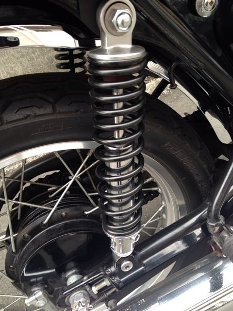カワサキ(純正) W800用リアサス のパーツレビュー | W650(たりあん