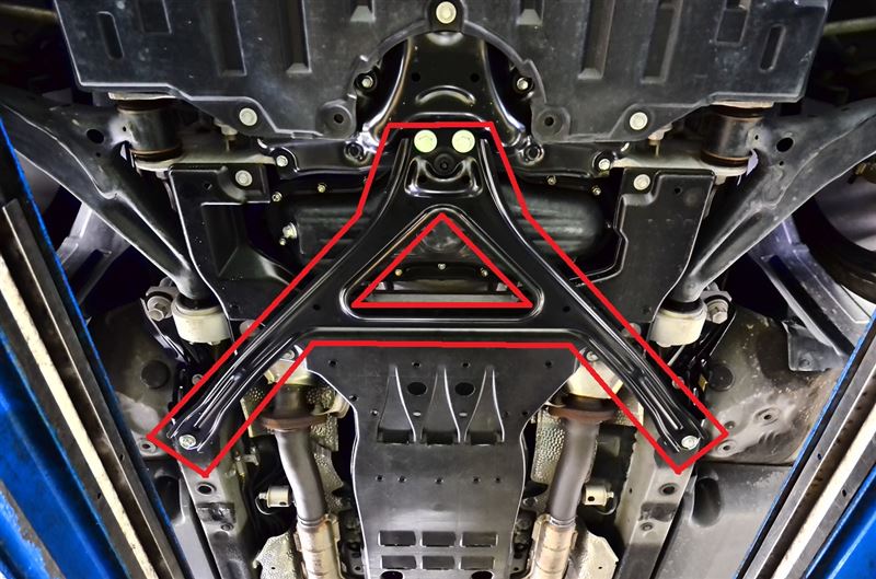 トヨタ(純正) S21#型クラウン用 フロントサスペンションメンバブレース
