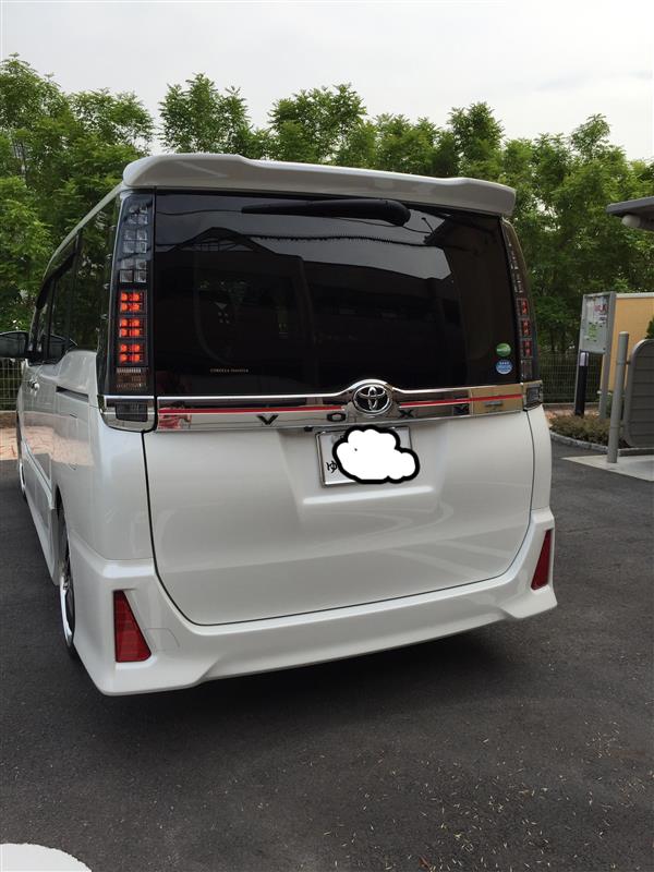 トヨタ(純正) ヴォクシー純正テールランプ のパーツレビュー | ノア