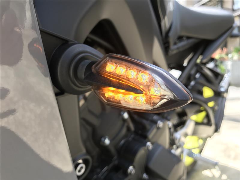 YAMAHA EUROPE LEDウィンカー のパーツレビュー | MT-09(かわけん