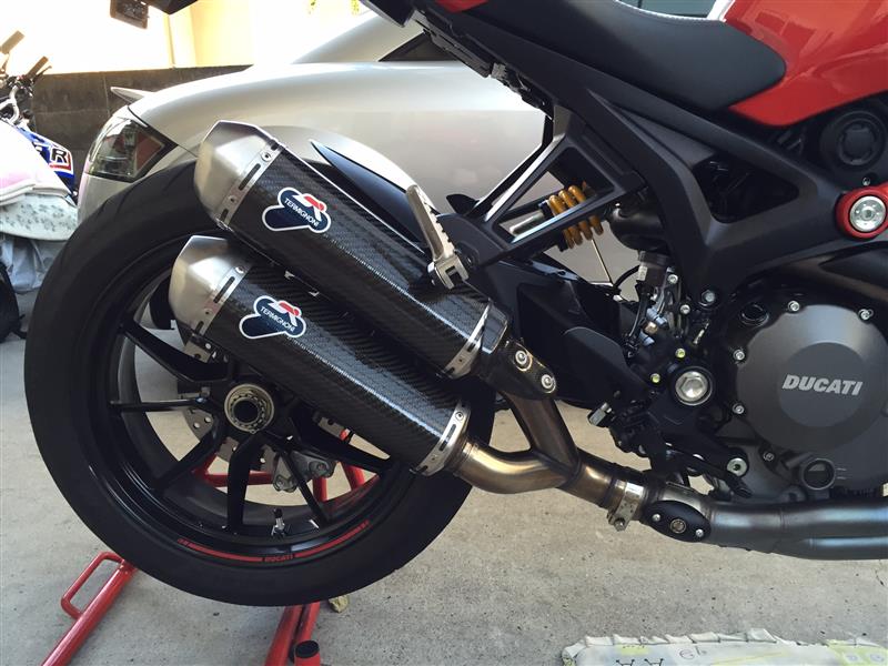 テルミニョーニ monster 1100evo カーボンマフラー のパーツレビュー