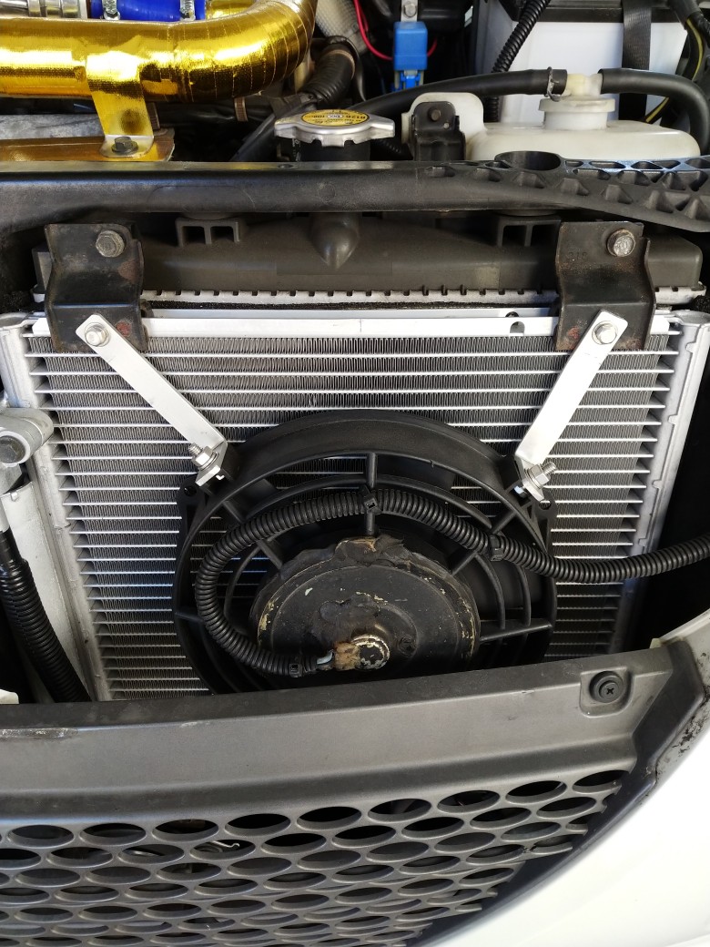 自作 クーラーコンデンサー用追加ファン のパーツレビュー | コペン