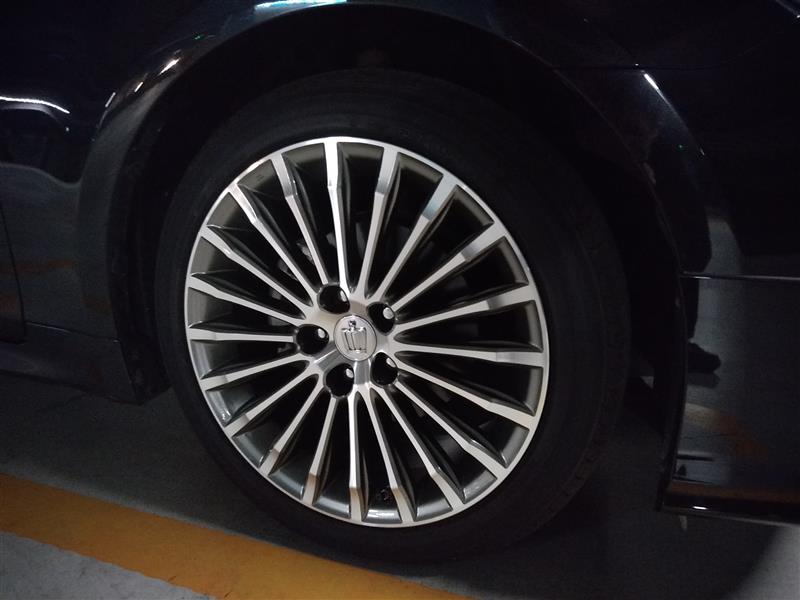 トヨタ(純正) 210系マジェスタ純正アルミホイール のパーツレビュー