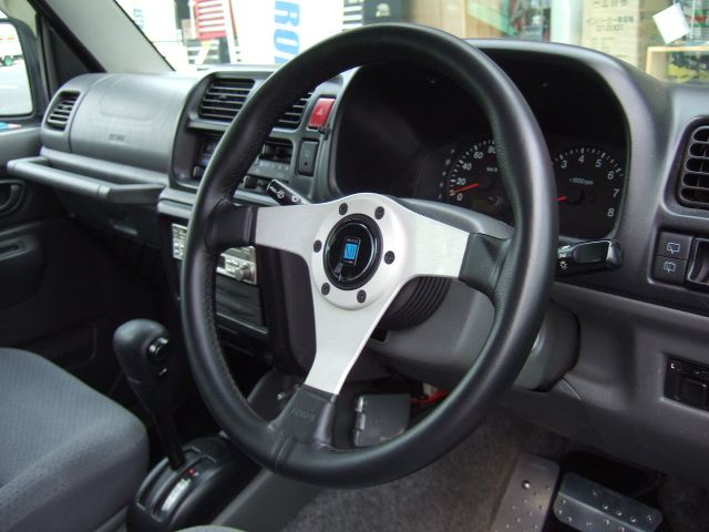 NARDI Gara GARA3 TYPE0 ブラックレザー＆シルバースポーク のパーツ