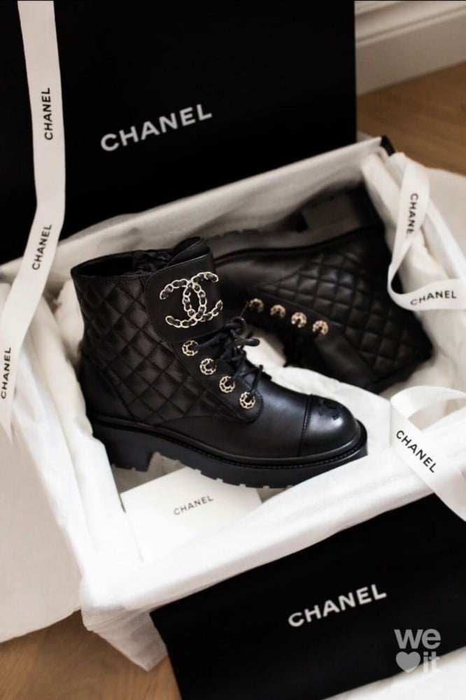 Chanel Combat Black Leather Women's CC Interlocking Sneakers - E