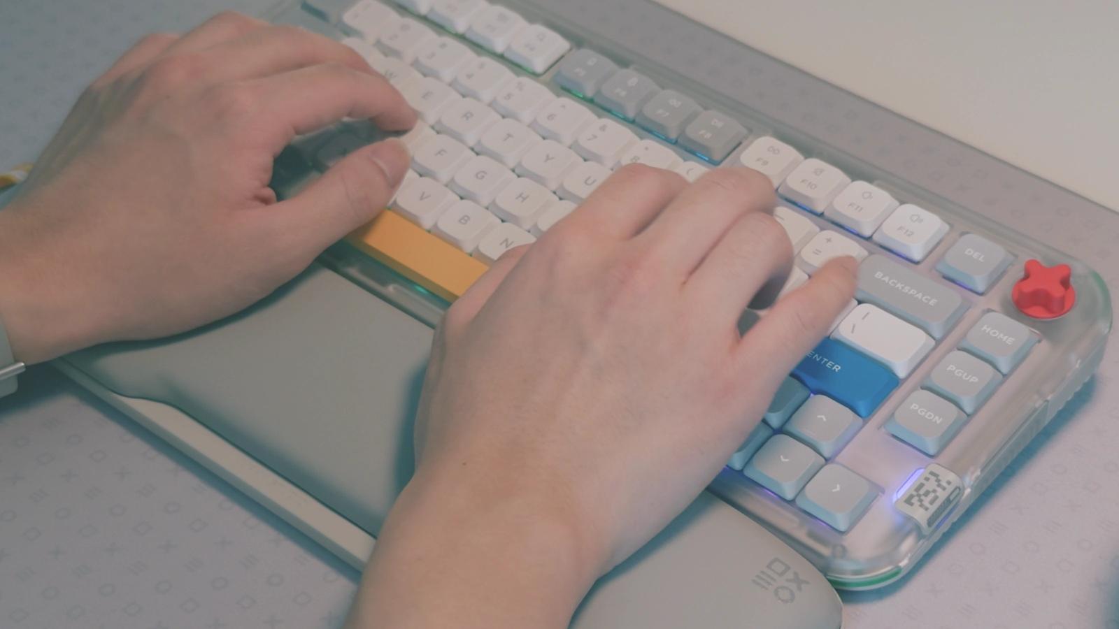 NuPhy Kick 75レビュー。色づかいが魅力的な75%キーボードの打鍵感