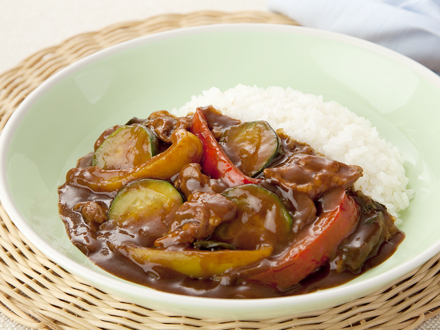 夏野菜のカラフルハヤシライス｜レシピ｜エスビー食品株式会社