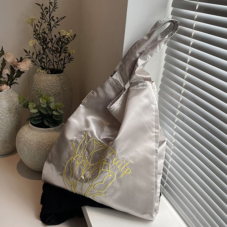 チューリップ刺繍サテントートバッグ[品番：OUTW0000107]｜Outfitter