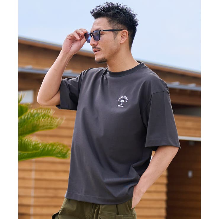 ヤシの木アーチロゴワンポイント刺繍Tシャツ[品番：RADM0005777
