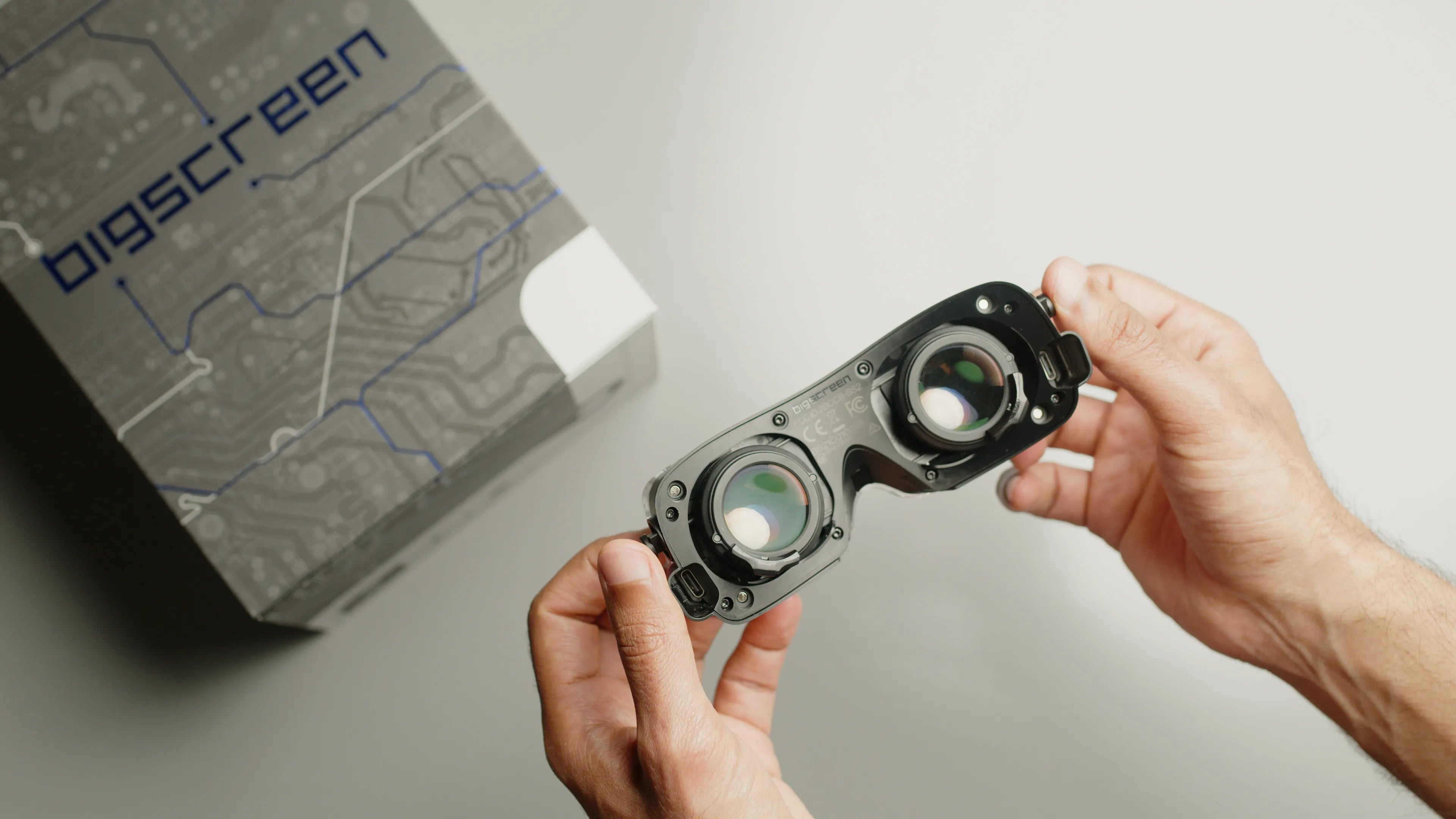 bsb2_holding.webp?v=1747873975