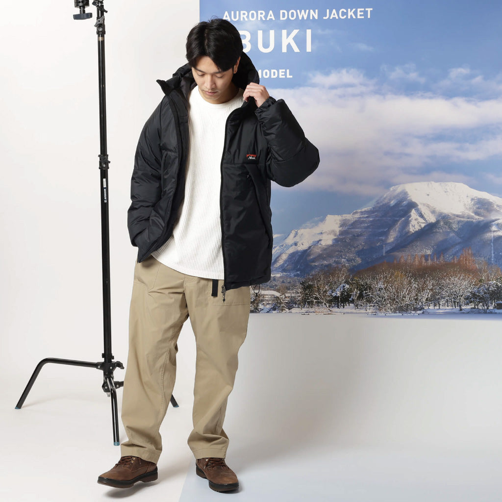 伊吹山の力強さをまとう、オーロラダウンジャケット”IBUKI” – NANGA