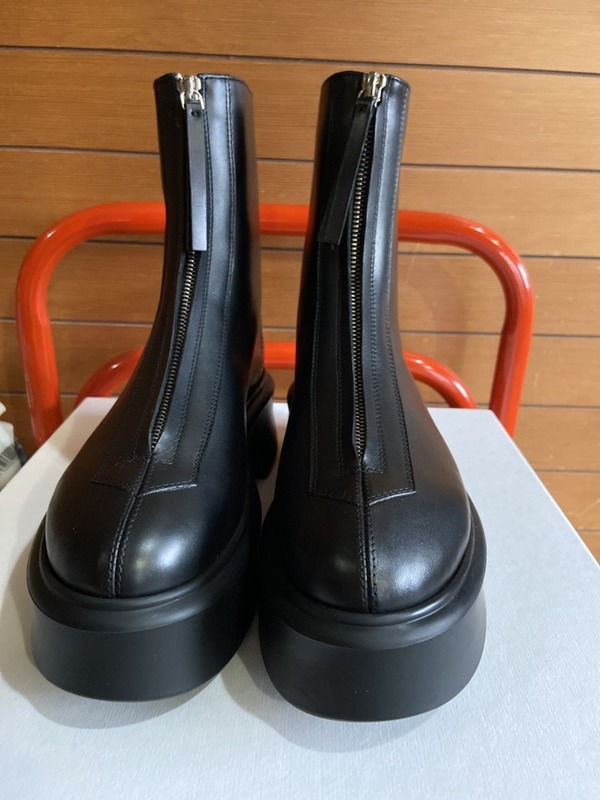 ファッショニスタがリアル惚れ】《The Row(ザ・ロウ)》の「ジップト