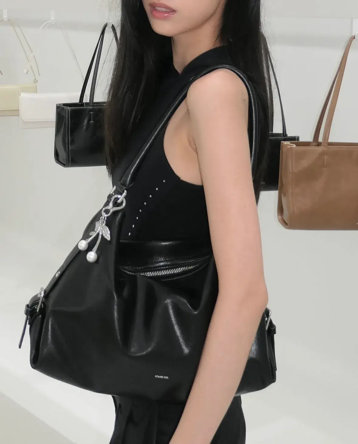 Stand Oil Mushy Bag [3 colours] – Lumière Studio