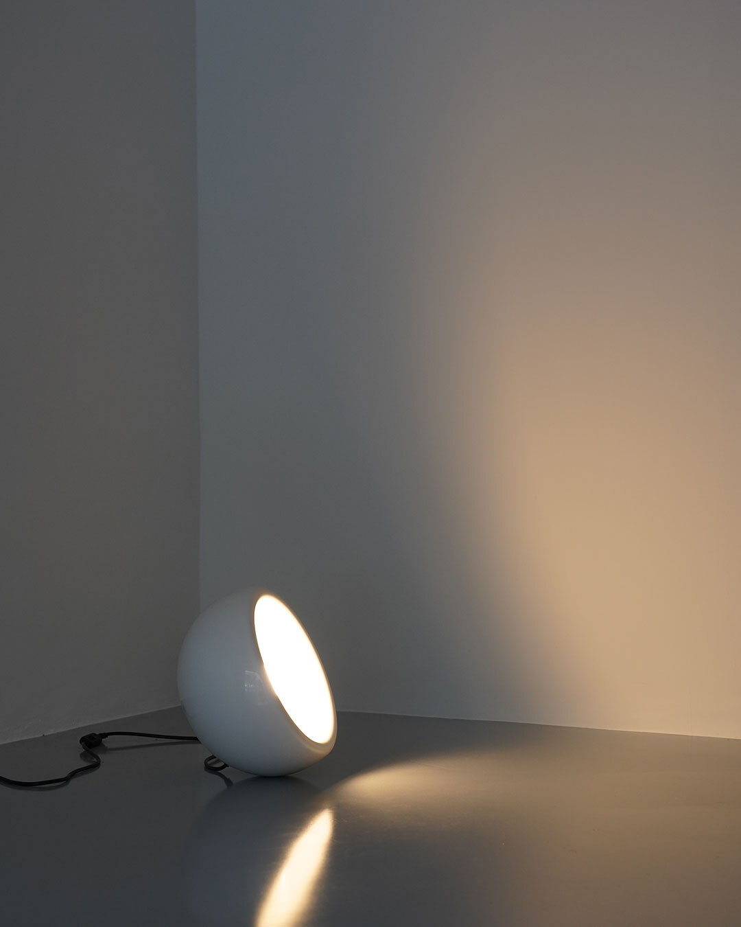Yamagiwa - Wan Lamp 白, Design by Naoto Fukasawa 深澤直人, 2005