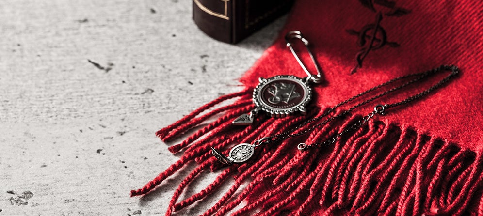 鋼の錬金術師コラボアクセはエドのネックレスとロイのブレスレット 鋼