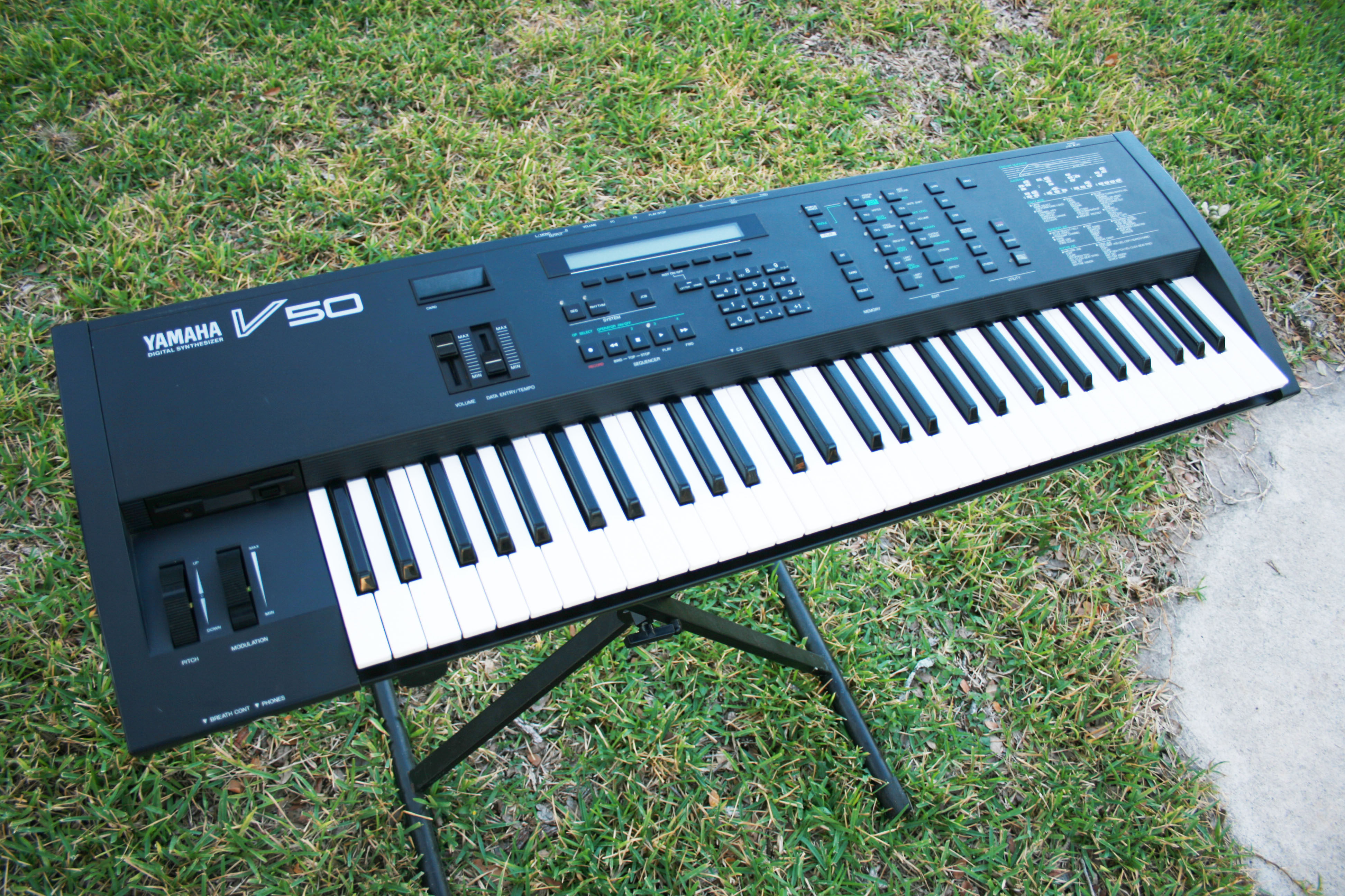 Yamaha V50 photo gallery - Syntaur