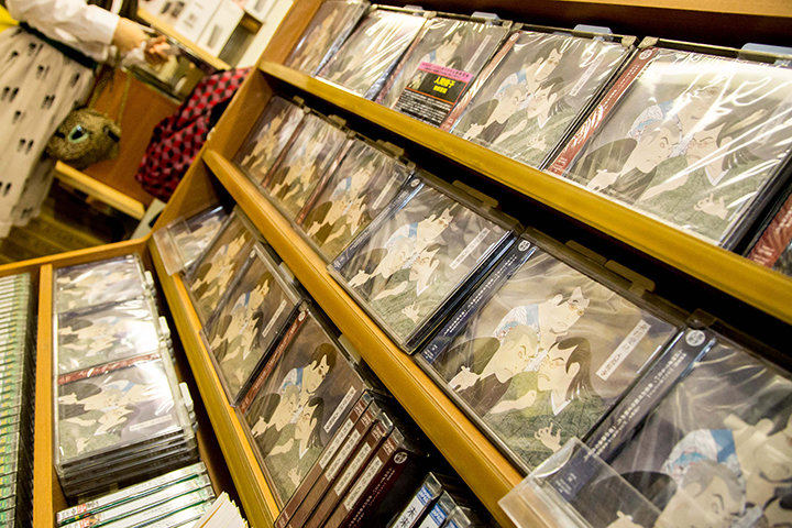 レポ＆インタビュー】人間椅子の私物サイン会に潜入！ ファンが