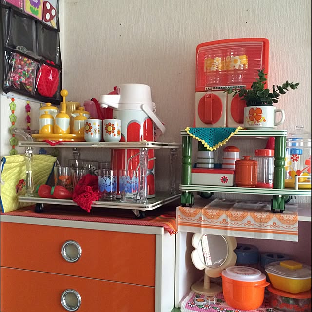 イエロー 昭和レトロのおしゃれなインテリア・部屋・家具の実例