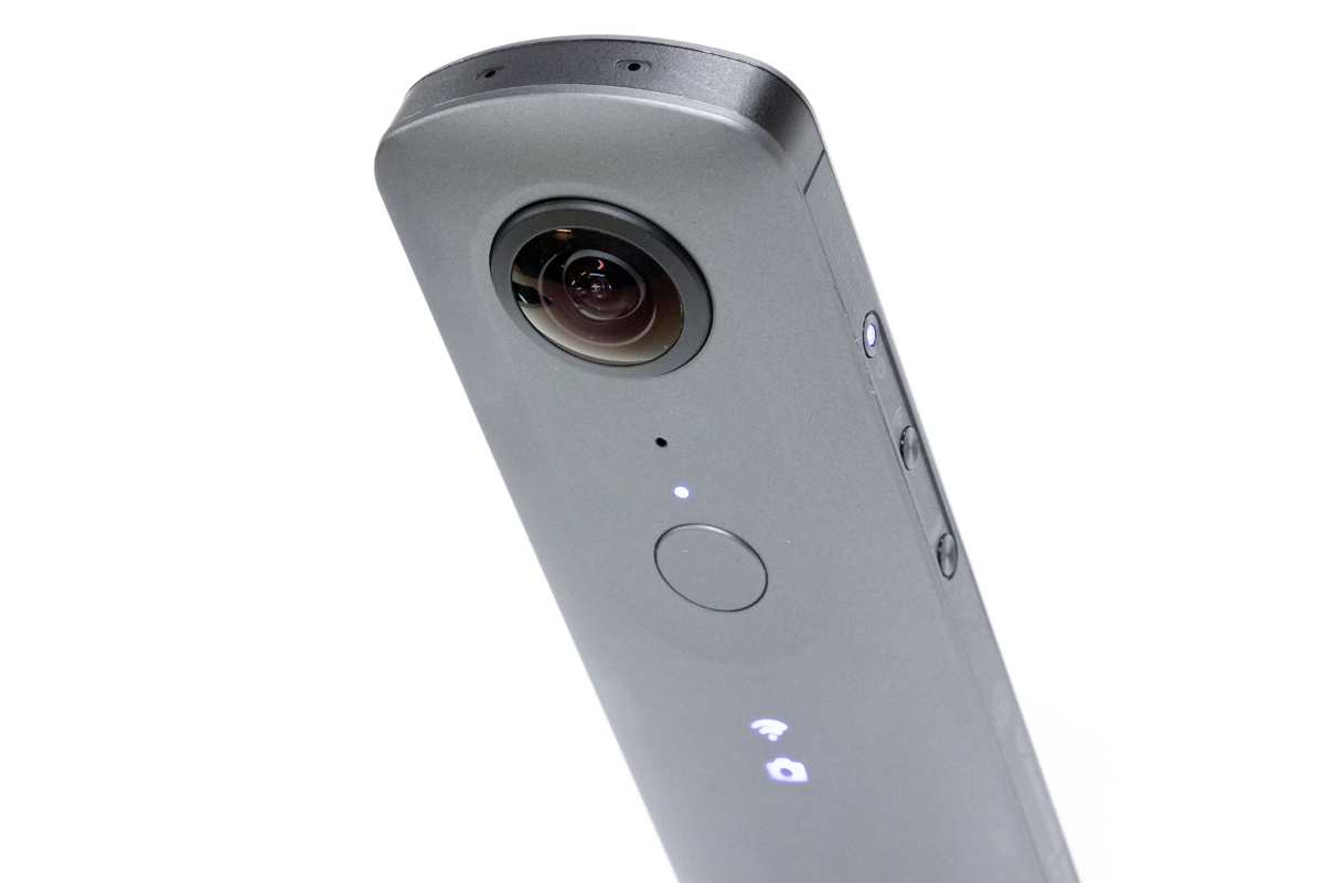 RICOH THETA Vを実写レビュー！話題の高性能360度カメラを細部まで徹底