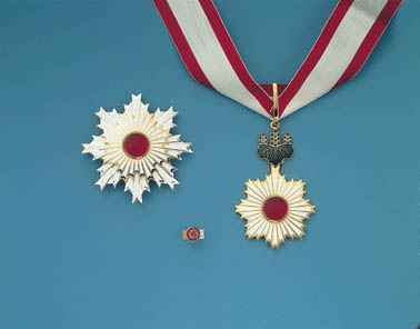 旭日章とは何？ わかりやすく解説 Weblio辞書