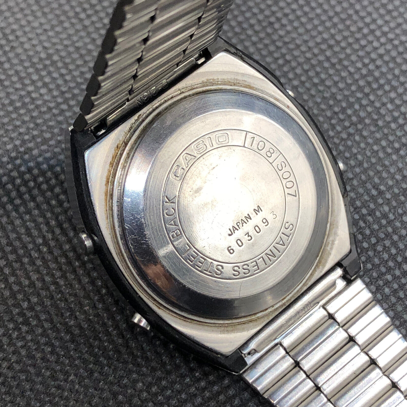 CASIO 108 S007 Vintage Japan Alarm Chrono Watch 1980's