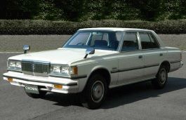 1979 トヨタ クラウン - ホイール＆タイヤサイズ、PCD、オフセット
