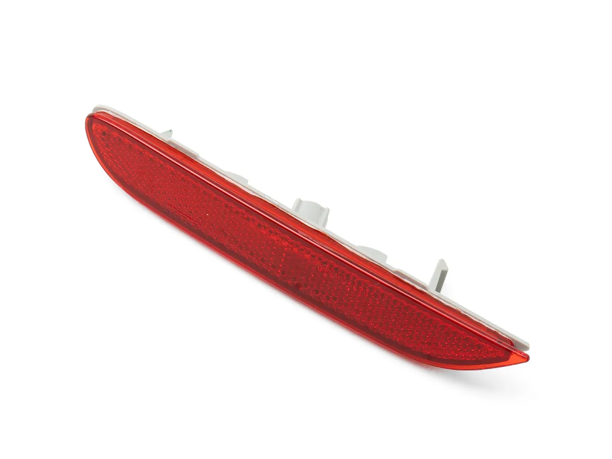 OEM '14-'20 Nissan Rogue Rear Reflector Panel - Driver