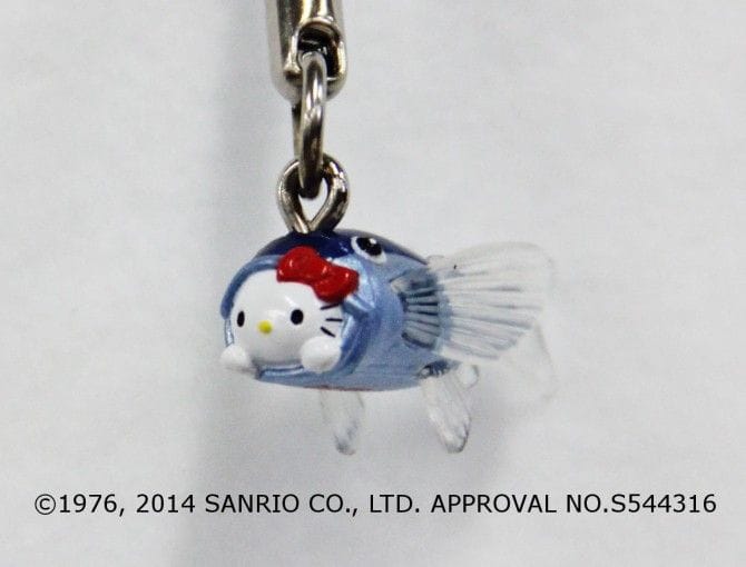 宮崎限定】「ズシンと手応えのあるトビウオに要注意！」なキティちゃん