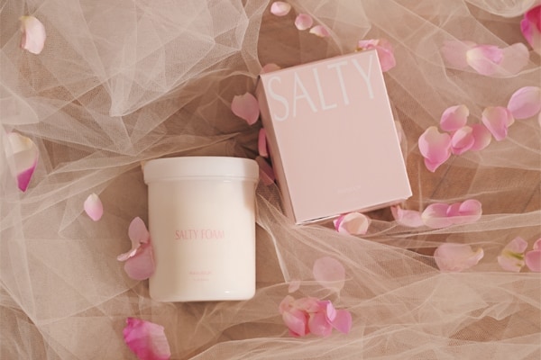 泡立つ”ボディスクラブ。RAVIJOURから「SALTY FORM by MINAMO」が発売