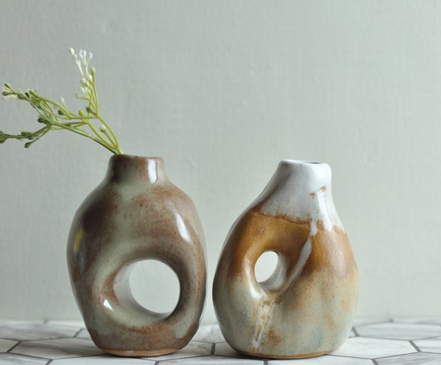 台湾 heyusoapstudio・手びねり陶器の花器・陶土製・自然釉薬の色合い