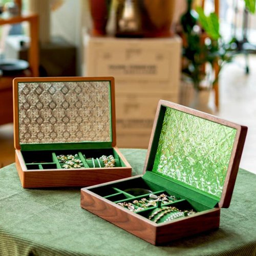 Vintage jewelry box | Begonia glass lid | Black walnut and cherry