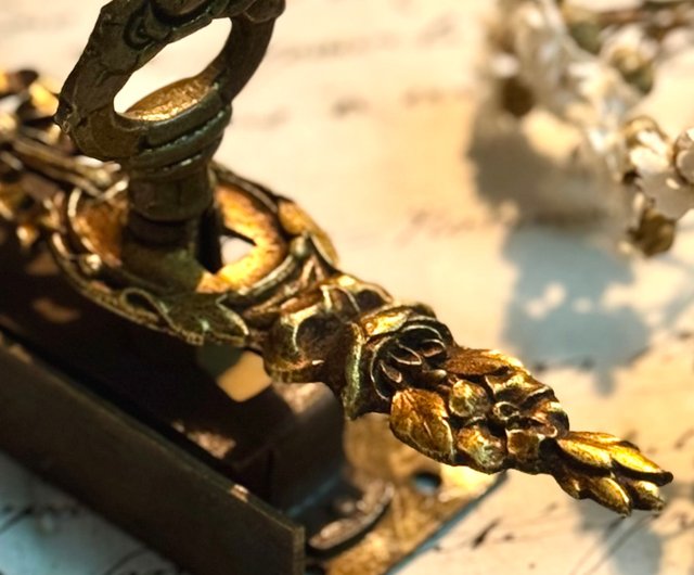 台湾 *50347-貴重な 18 世紀フランス ロココ様式 真鍮製錠（鍵付き