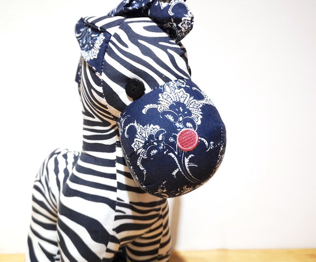 台湾 【Mr.花布】縁起の良い馬（大）-ゼブラ フラワーさん - Pinkoi