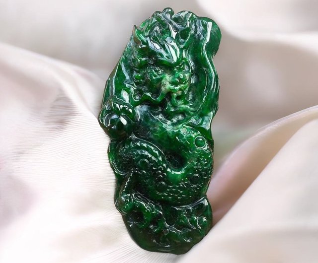 送料無料 40%OFF】台湾 オールドフローラルグリーン翡翠龍牌 | 天然