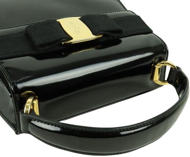 サルヴァトーレ フェラガモ ヴァラ リボン 2Way ショルダーバッグ