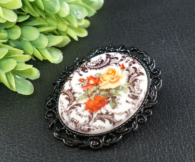 ロシア 薔薇の花 磁器カメオブローチ ブラック イエロー レッド