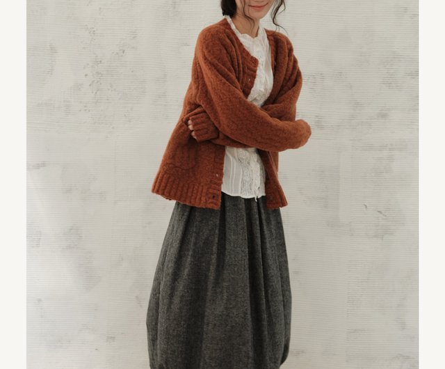 上質なウール混紡、ざっくりとした編み目のラグランスリーブセーター