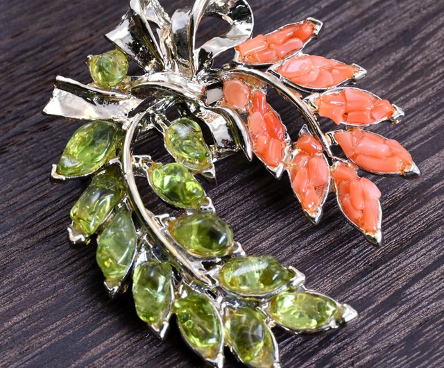 ビンテージ ハワイアンジュエリー ペリドット 珊瑚 リボン ピン