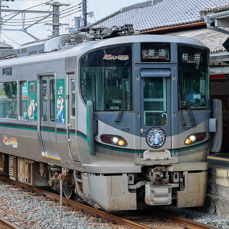 227系1000番代SD03編成に「ストリートファイター」キャラクター