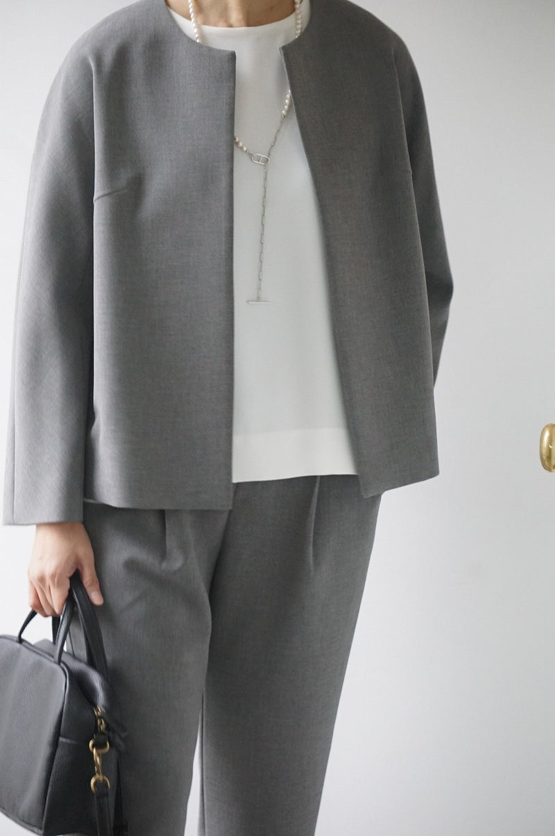 再入荷 TRAVAIL MANUEL(トラバイユマニュアル) Wクロス ノーカラー