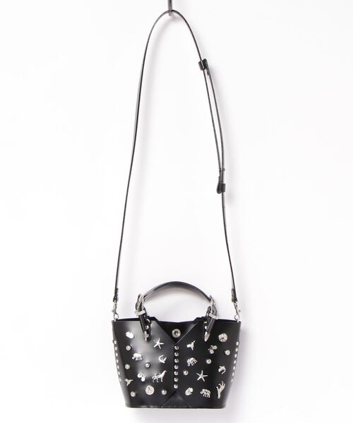 TOGA PULLA（トーガ プルラ）の「TOGA PULLA Leather tote bag studs