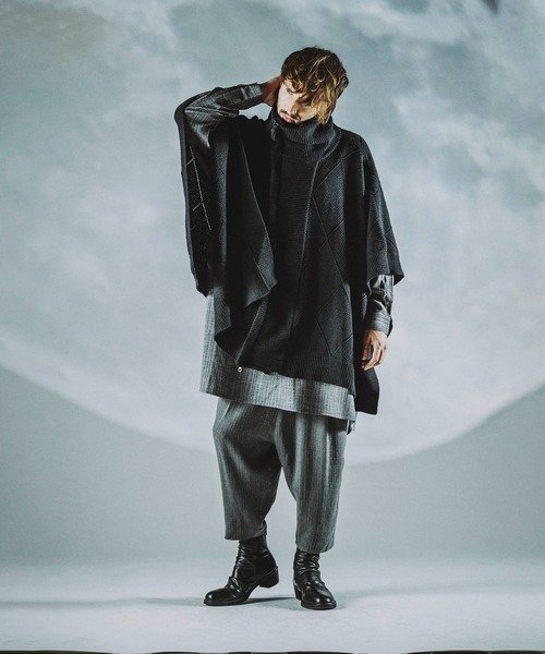 NO ID.（ノーアイディ）の「ボリュームネックニットZIPポンチョ